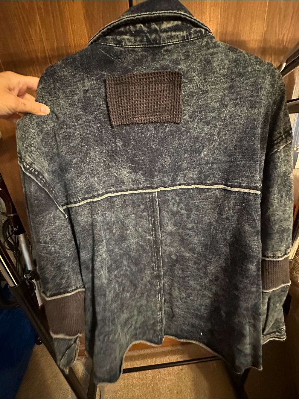 Acid-Wash Denim Button-Up Shirt Jacket in Dark Blue with Brown Paneling - Picture 3 of 4